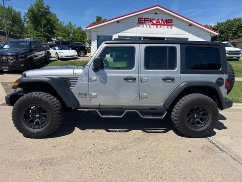 Used 2018 Jeep Wrangler Unlimited Rubicon AWD/4WD image 2