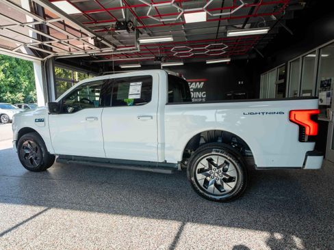 Used 2024 Ford F150 Lightning Lariat AWD/4WD image 2