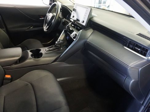Certified 2022 Toyota Venza LE image 25