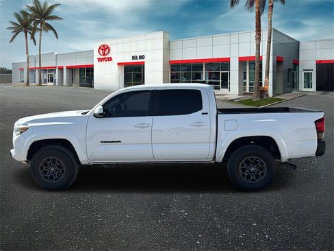 Used 2018 Toyota Tacoma SR5 image 5
