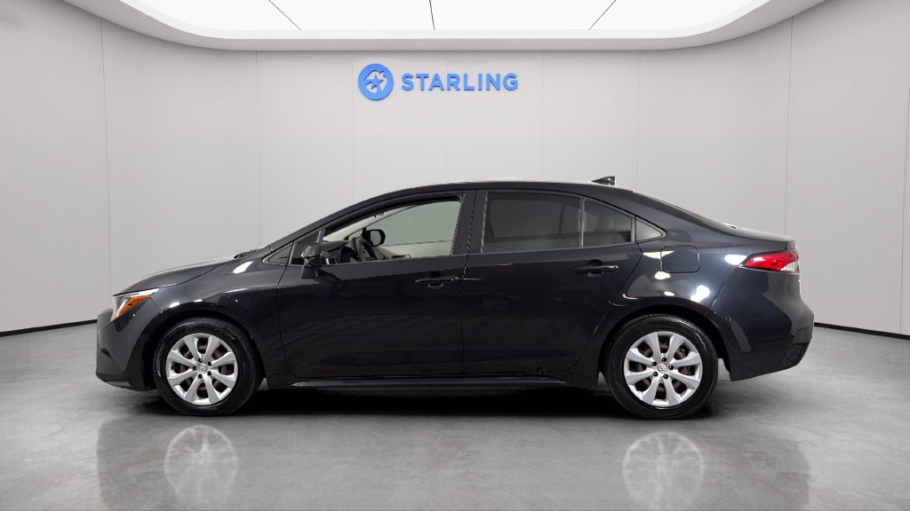 Used 2021 Toyota Corolla LE FWD image 3