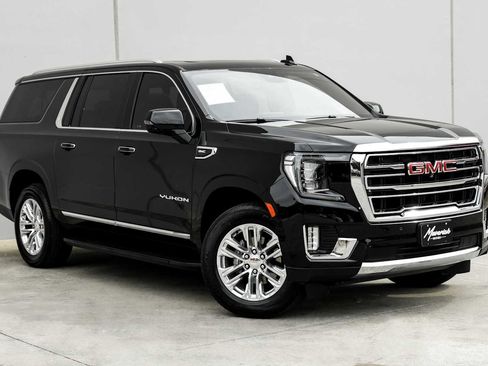 Used 2024 GMC Yukon XL SLT w/ SLT Luxury Package AWD/4WD image 7