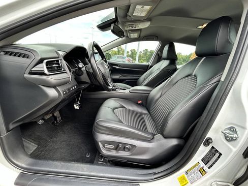 Used 2018 Toyota Camry SE FWD image 14