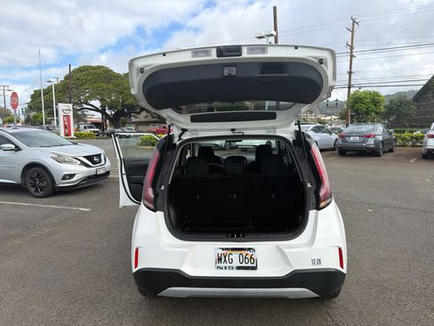 Used 2024 Kia Soul LX w/ Option Group 015 image 11