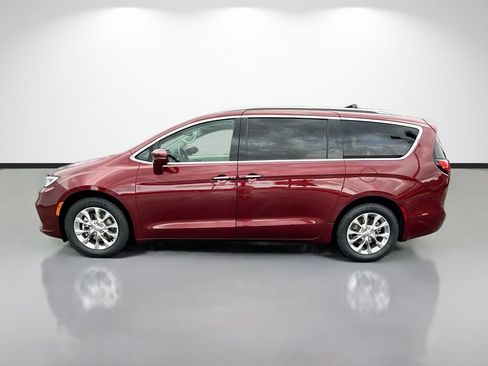 Used 2021 Chrysler Pacifica Touring-L w/ Premium & Safety Sphere Group FWD image 6