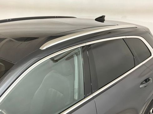 Used 2025 Audi Q5 Premium w/ Convenience Package image 24