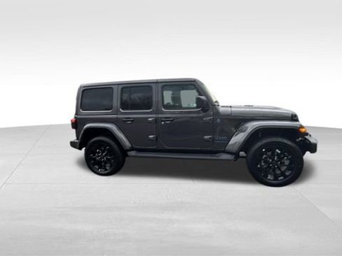 Used 2025 Jeep Wrangler Unlimited Sahara image 31