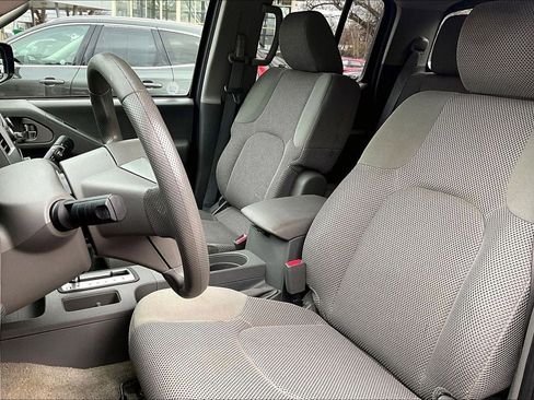 Used 2014 Nissan Frontier SV image 18