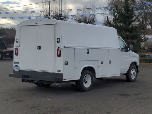 New 2024 Ford E-350 and Econoline 350 Super Duty w/ Power Windows & Locks Group RWD image 5