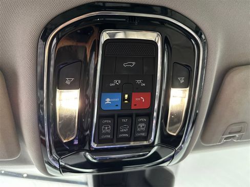 Used 2021 Jeep Grand Cherokee L Overland w/ Advanced Protech Group III image 35