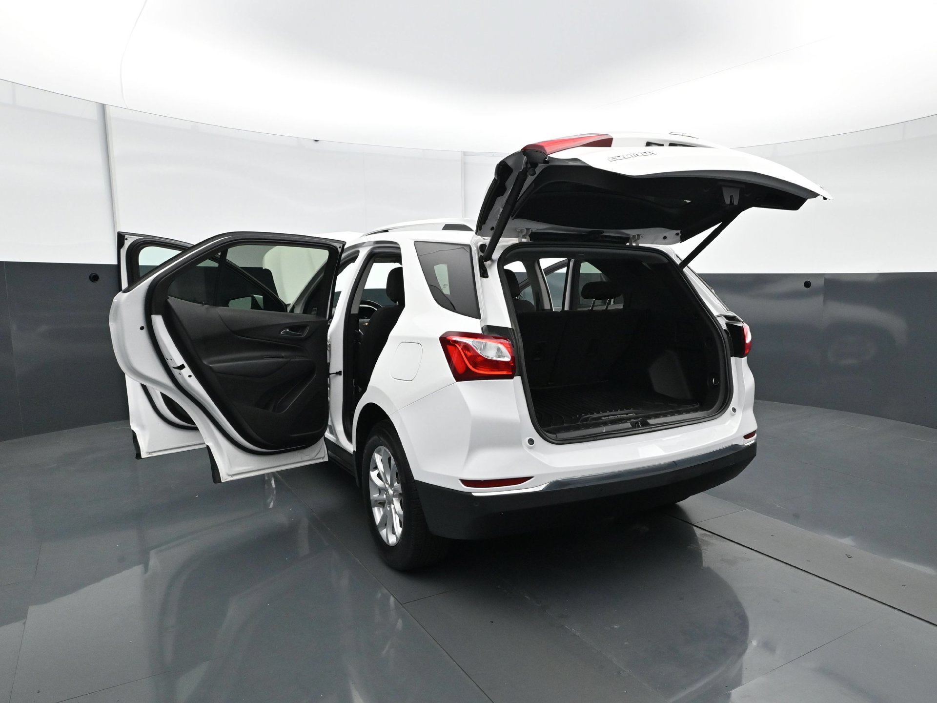 Used 2018 Chevrolet Equinox LT w/ Sun & Infotainment Package FWD image 34