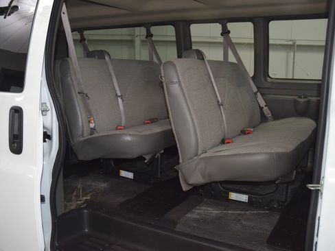 Used 2025 Chevrolet Express 3500 LT w/ LT Preferred Equipment Group RWD image 34