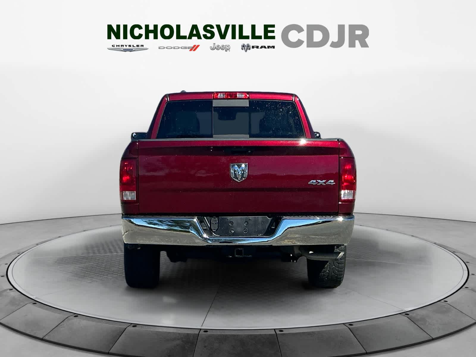 Used 2017 RAM 1500 Classic SLT AWD/4WD image 4