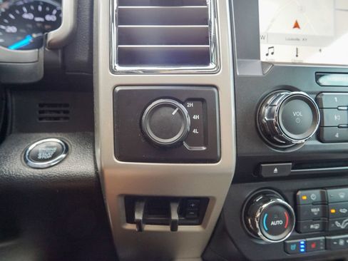 Used 2017 Ford F350 Lariat w/ Lariat Ultimate Package AWD/4WD image 28