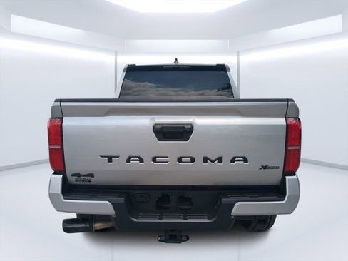 Used 2025 Toyota Tacoma SR5 AWD/4WD image 4
