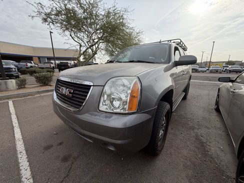 Used 2008 GMC Yukon XL SLE w/ Convenience Package AWD/4WD image 2