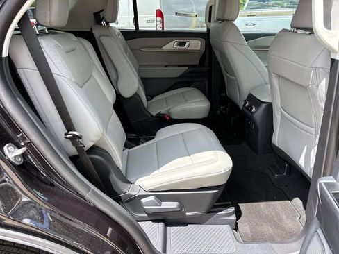 Used 2026 Ford Explorer Active w/ Active Comfort Package AWD/4WD image 18