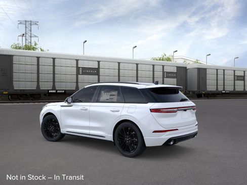 New 2026 Lincoln Corsair Premiere image 4