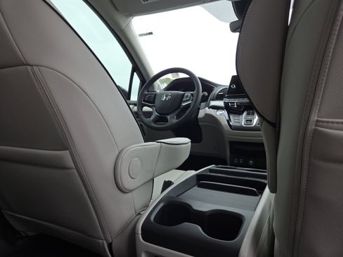 New 2026 Honda Odyssey Touring image 25
