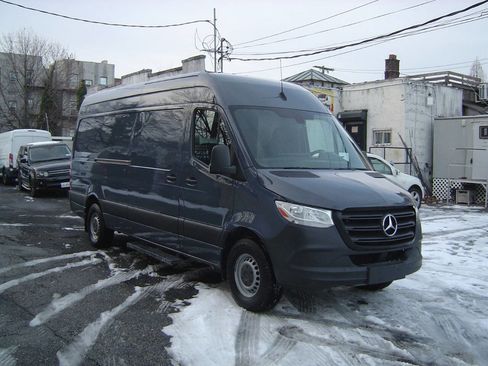 Used 2019 Mercedes-Benz Sprinter 170 image 3