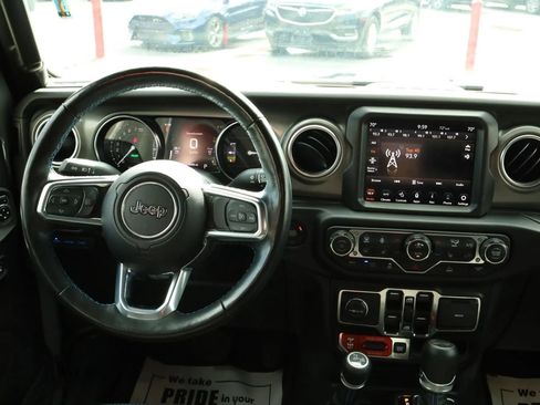 Used 2023 Jeep Wrangler Unlimited Rubicon 4xe w/ Cold Weather Group AWD/4WD image 36