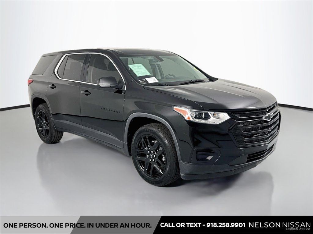 Used 2021 Chevrolet Traverse LS w/ LPO, Blackout Package FWD image 3