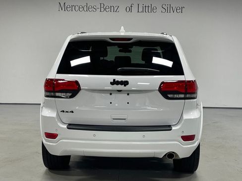 Used 2021 Jeep Grand Cherokee Laredo X AWD/4WD image 4