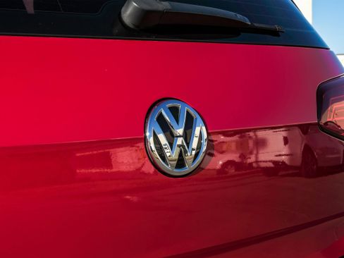 Used 2018 Volkswagen GTI SE w/ SE Leather Package image 51