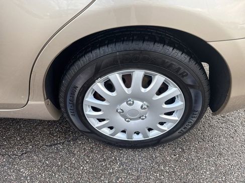 Used 2009 Toyota Camry LE image 10