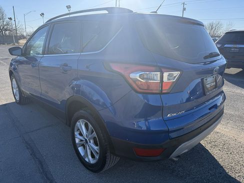 Used 2017 Ford Escape SE w/ Equipment Group 201A image 6