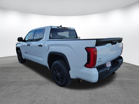 Used 2023 Toyota Tundra SR5 w/ SR5 Convenience Package AWD/4WD image 7