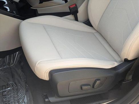 Used 2025 BMW X1 xDrive28i w/ Convenience Package image 4