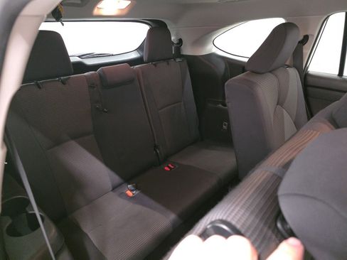 Used 2022 Toyota Highlander LE image 9