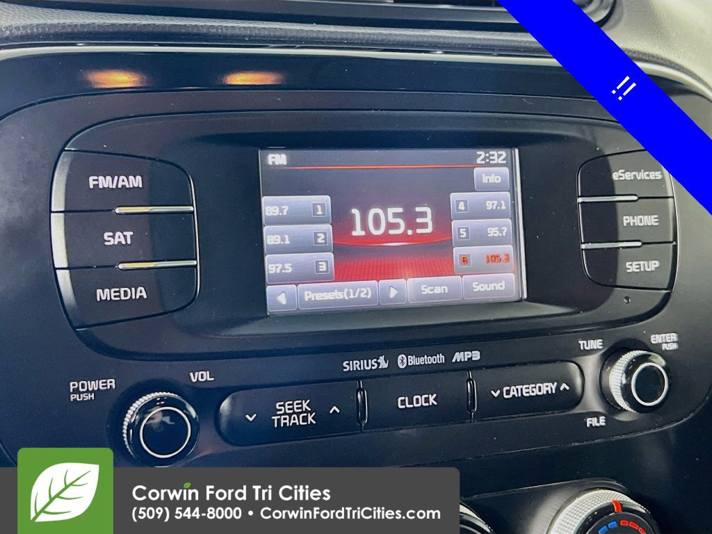 Used 2016 Kia Soul ! FWD image 20