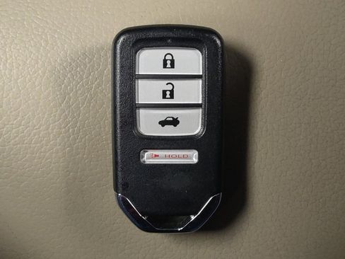 Used 2021 Honda Pilot EX-L image 32