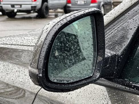 Used 2022 BMW X6 xDrive40i w/ M Sport Package image 56