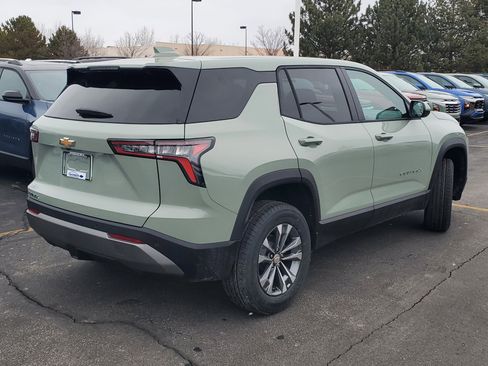 New 2026 Chevrolet Equinox LT w/ Convenience Package II FWD image 2