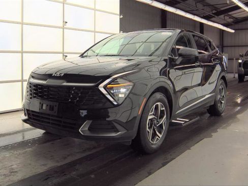 Used 2025 Kia Sportage LX FWD image 2