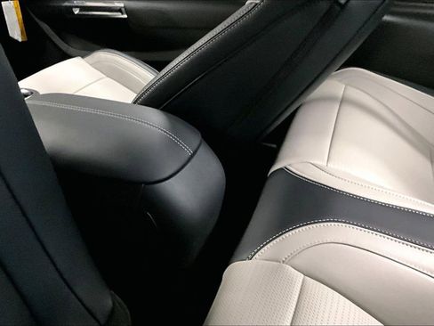 Used 2025 Ford Mustang GT Premium image 31