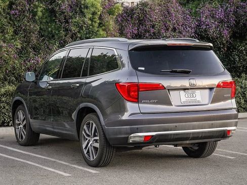 Used 2017 Honda Pilot Touring image 6