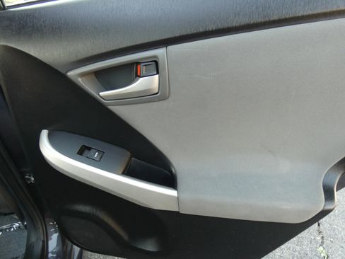 Used 2015 Toyota Prius Two image 39