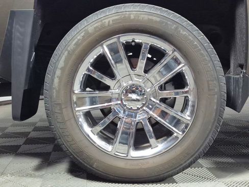 Used 2015 Chevrolet Silverado 1500 High Country w/ High Country Premium Package image 24
