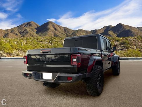 Used 2021 Jeep Gladiator Sport AWD/4WD image 4