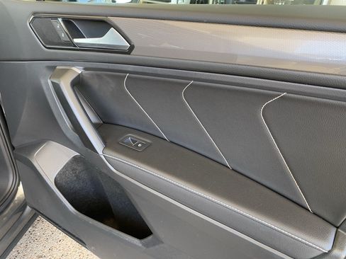 Certified 2023 Volkswagen Tiguan SE FWD image 43
