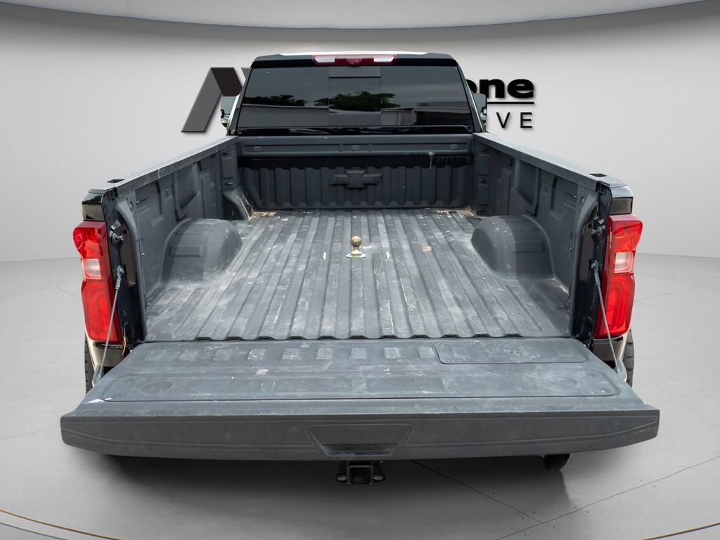 Used 2026 Chevrolet Silverado 3500 LTZ w/ LTZ Plus Package AWD/4WD image 11