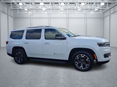 Used 2024 Jeep Wagoneer Series III image 6