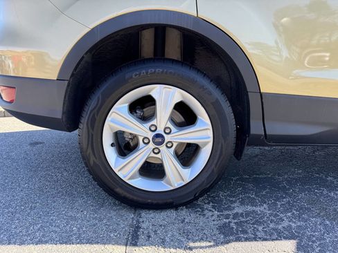 Used 2014 Ford Escape SE w/ Equipment Group 201A FWD image 9