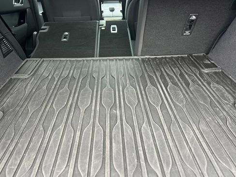 Certified 2025 Land Rover Range Rover Velar S image 33