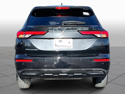 Used 2023 Mitsubishi Outlander ES image 4