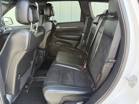 Used 2018 Jeep Grand Cherokee Altitude AWD/4WD image 29